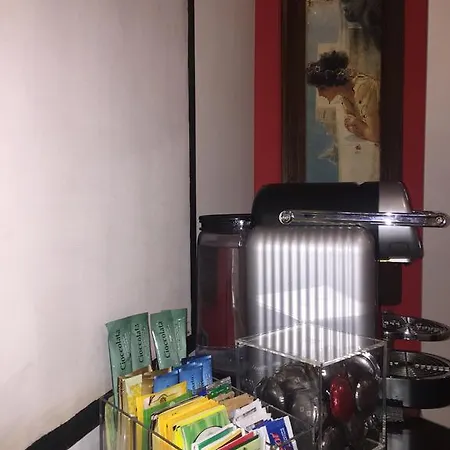 Alojamento de Acomodação e Pequeno-almoço Le Vibrazioni Roma