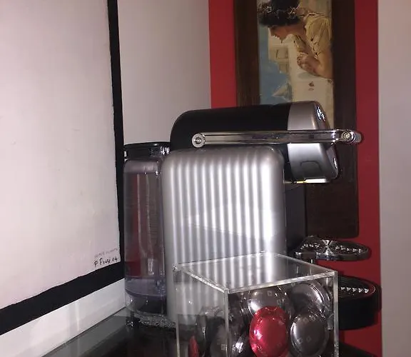 Le Vibrazioni Frühstückspension 4*